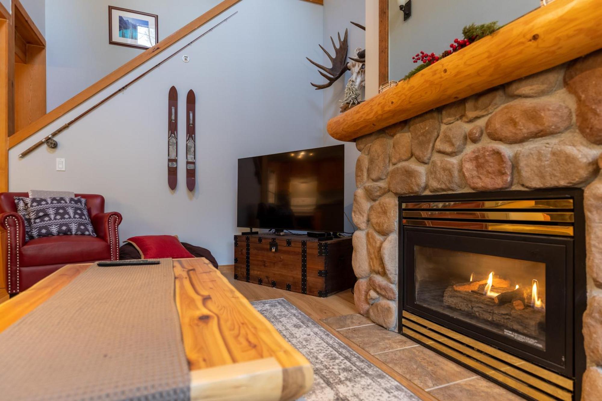 Stone Creek Chalets By Fernie Central Reservations Eksteriør billede