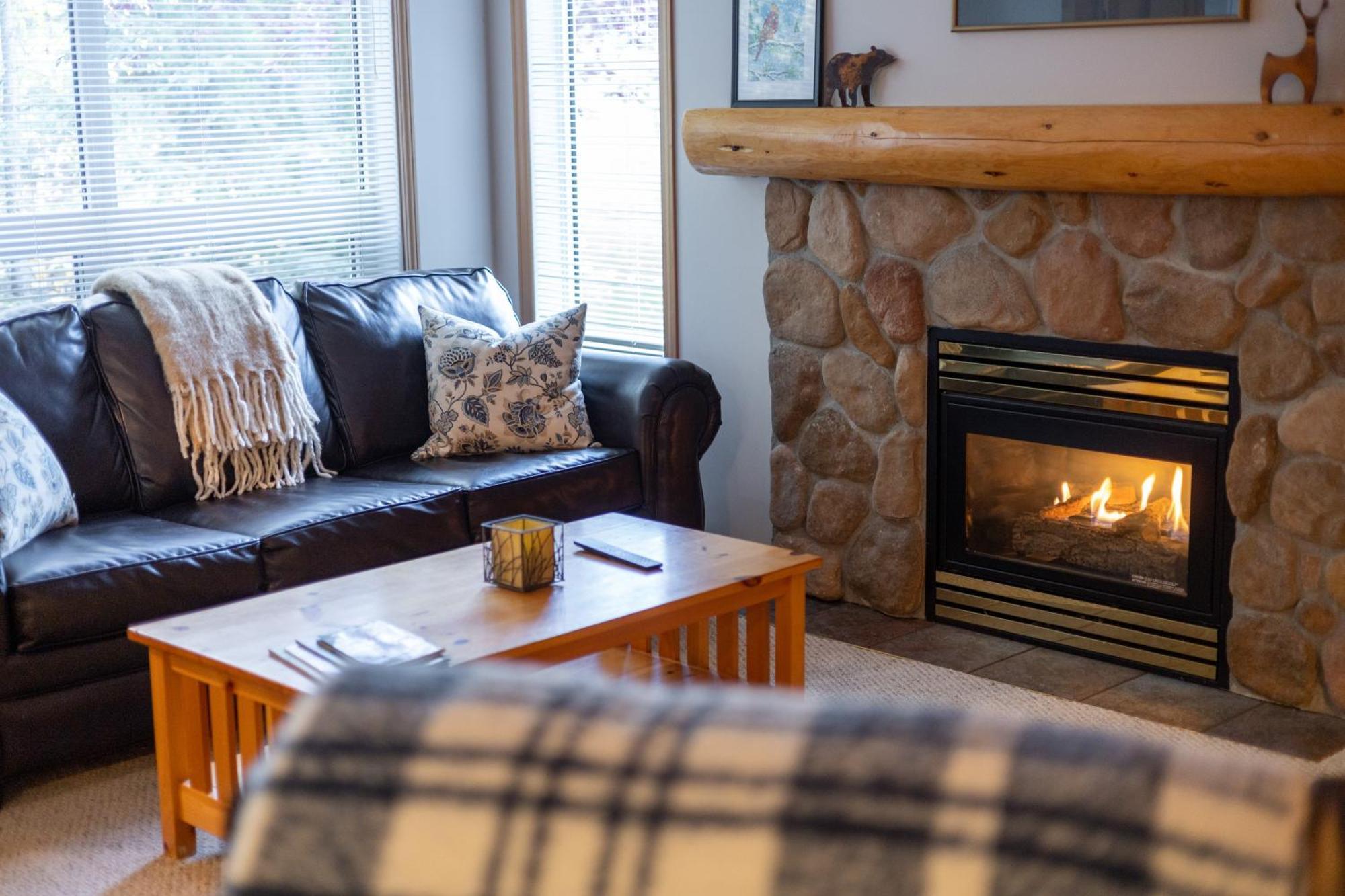 Stone Creek Chalets By Fernie Central Reservations Eksteriør billede