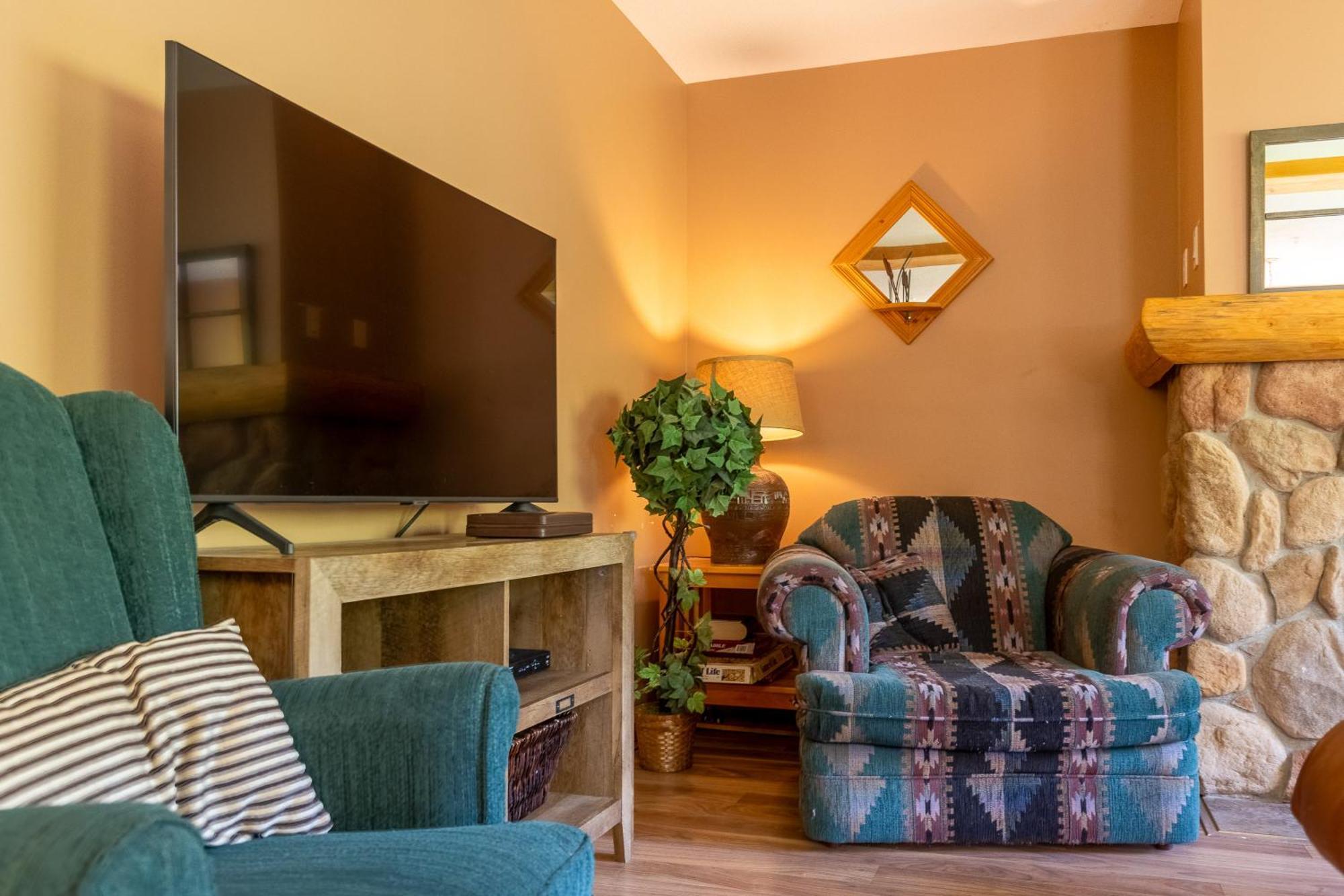 Stone Creek Chalets By Fernie Central Reservations Eksteriør billede