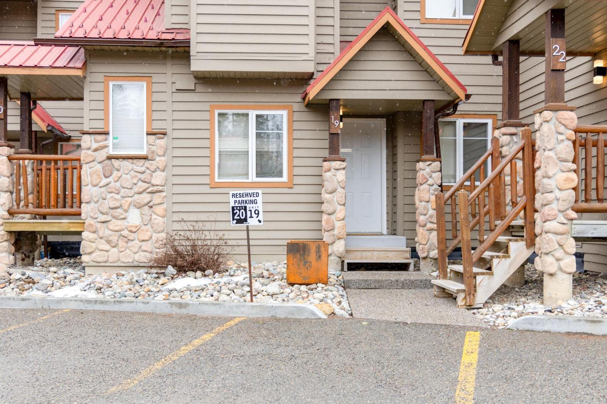 Stone Creek Chalets By Fernie Central Reservations Eksteriør billede